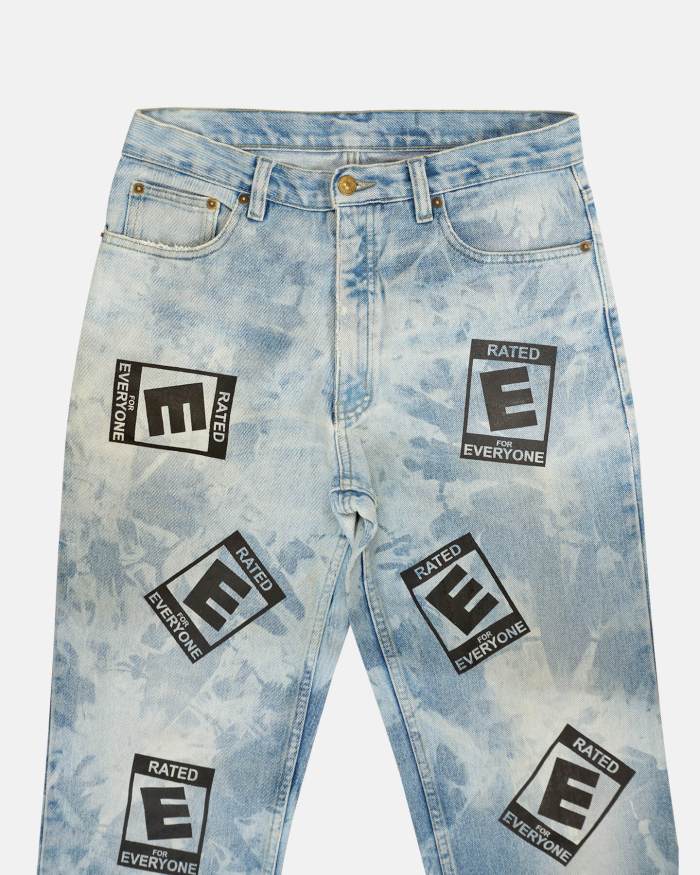 DB [E for Everyone] Decolorized Denim in Blue
